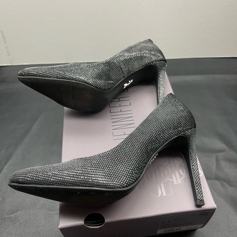 Jennifer Lopez Heels - Size 6.5 - Worn once/like new in box - Picture 1 of 10